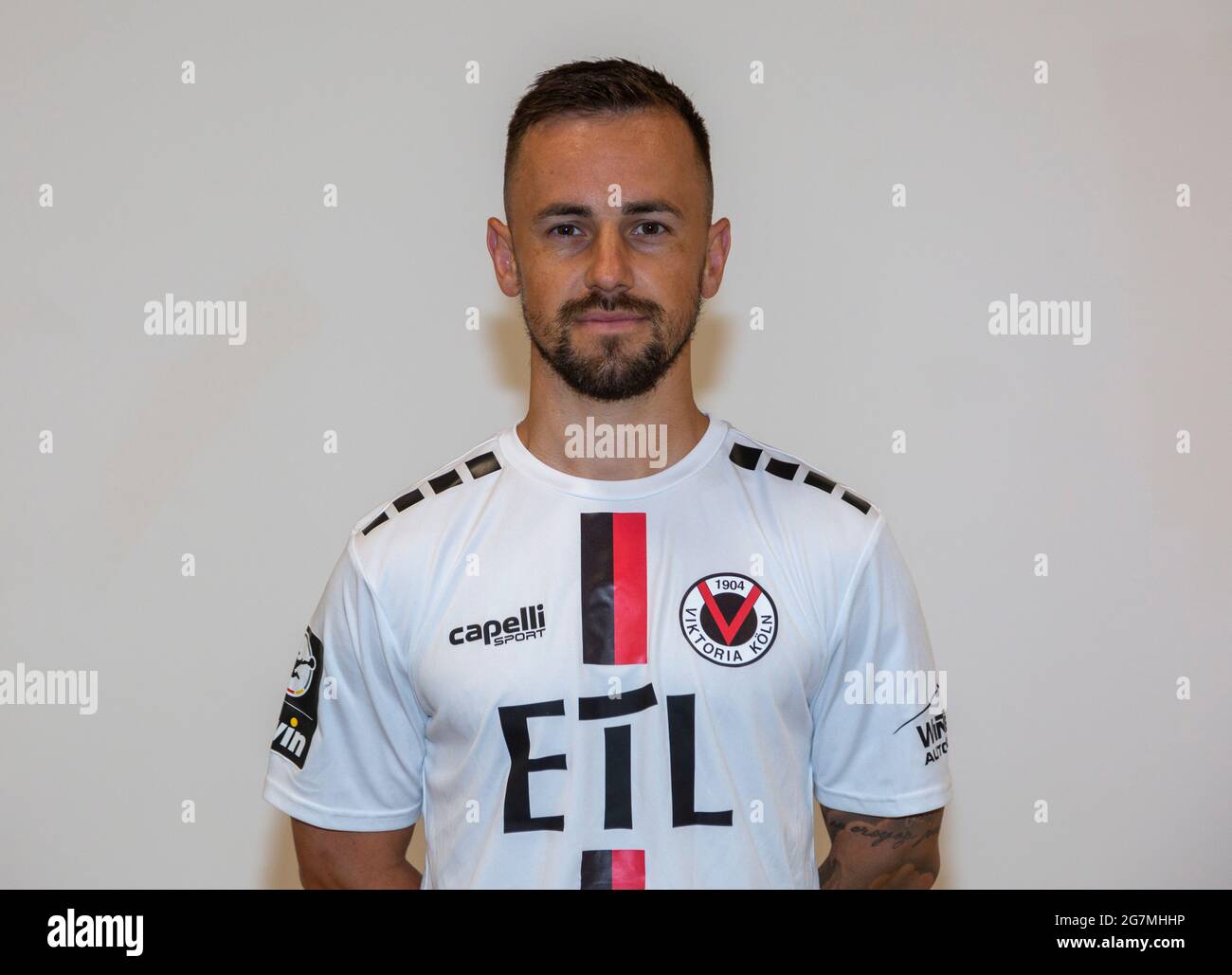 Fußball, 3. Liga, 2021/2022, FC Viktoria Köln, Sportpark Hoehenberg, Teampräsentation zur neuen Spielsaison, Pressefotoschießen, Simon Handle Stockfoto