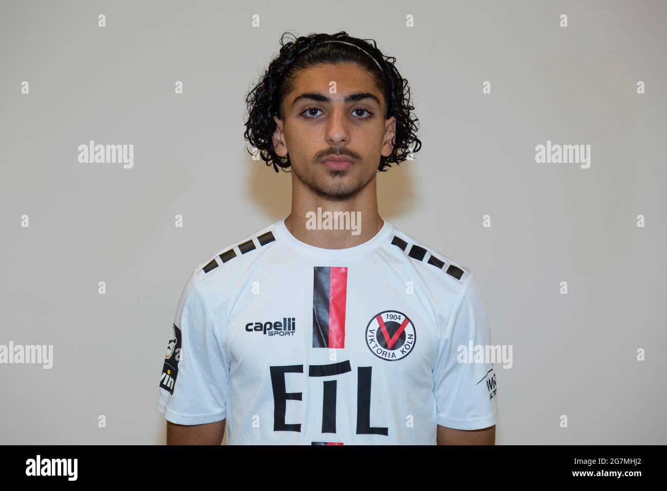 Fußball, 3. Liga, 2021/2022, FC Viktoria Köln, Sportpark Hoehenberg, Teampräsentation zur neuen Spielsaison, Pressefotoshooting, Youssef Amyn Stockfoto