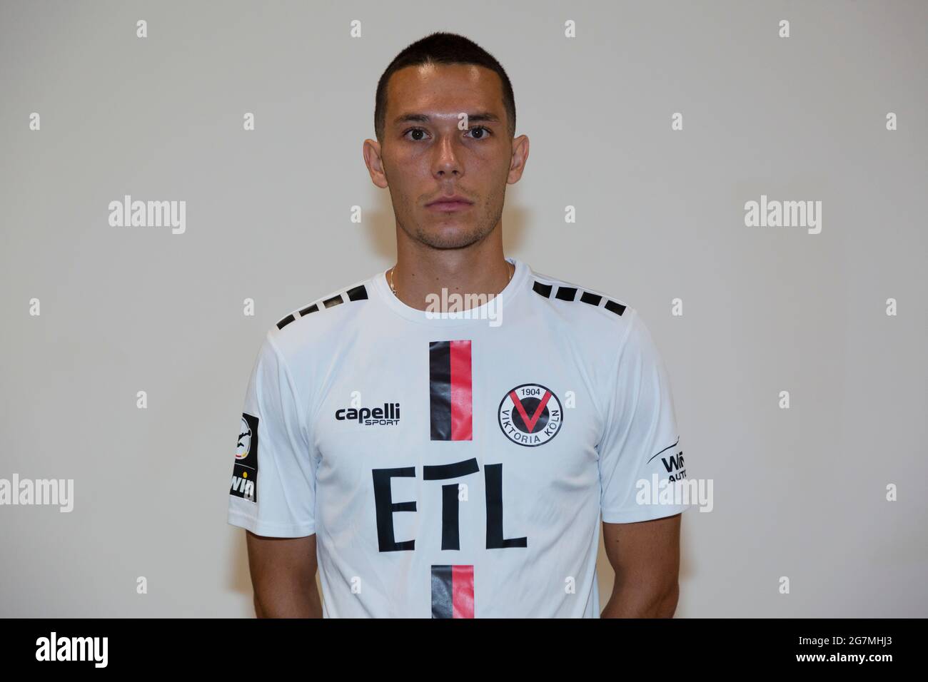 Fußball, 3. Liga, 2021/2022, FC Viktoria Köln, Sportpark Hoehenberg, Teampräsentation zur neuen Spielsaison, Pressefotoschießen, Jeremias Lorch Stockfoto