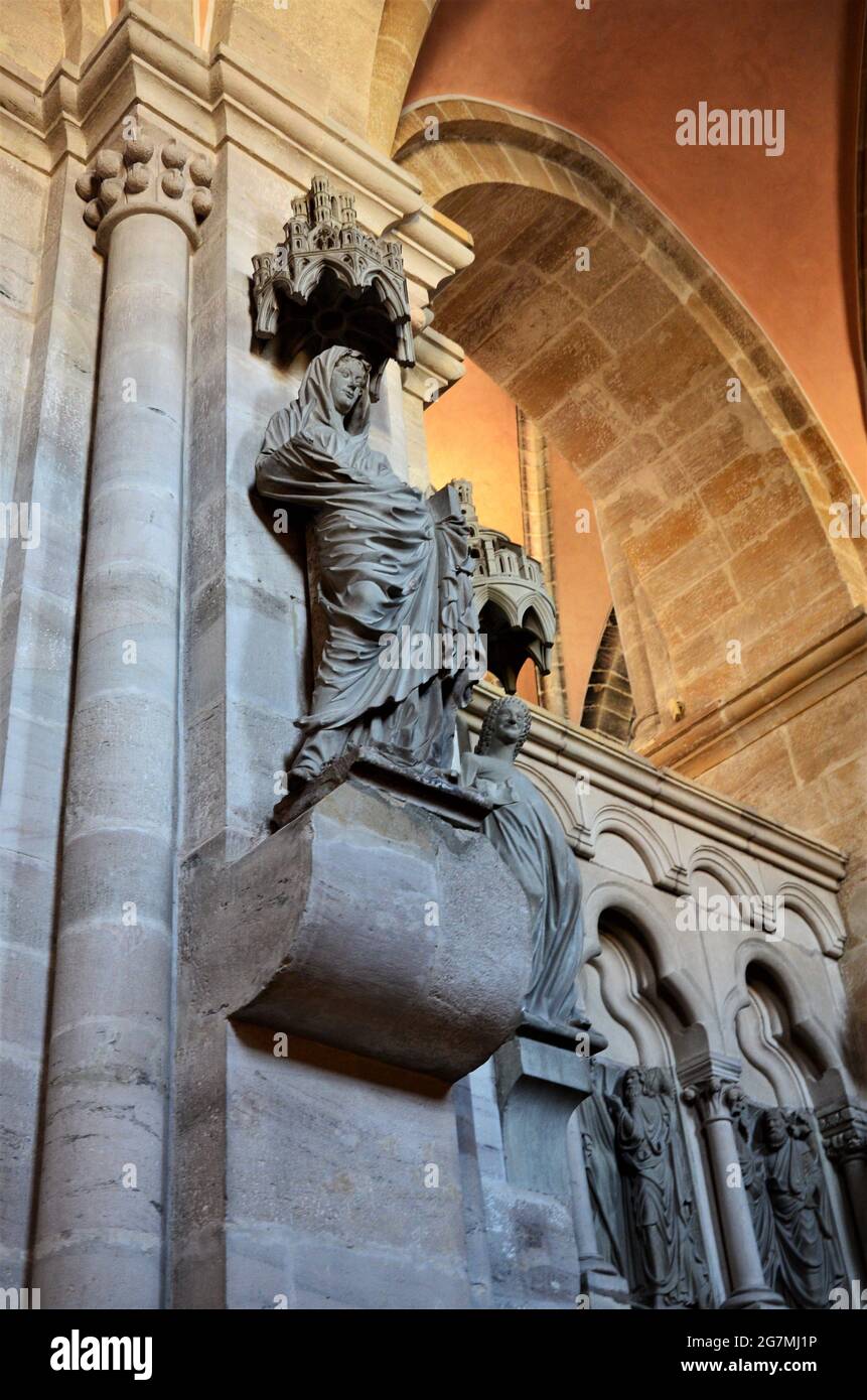 Bamberg, Deutschland: Innenraum des Bamberger Doms, ein spätromanisches Gebäude mit vier Türmen Stockfoto