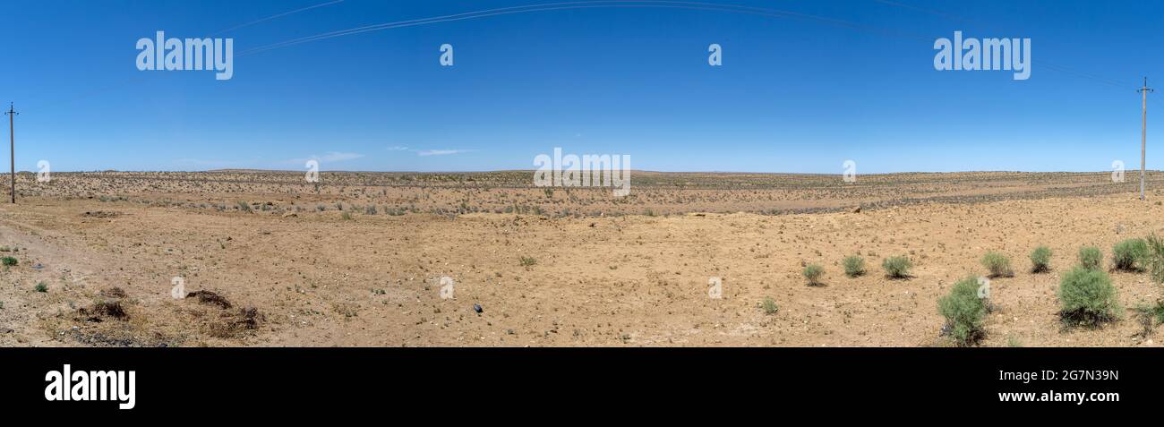 Halbwüste auf dem Weg nach Chiwa, Usbekistan Stockfoto
