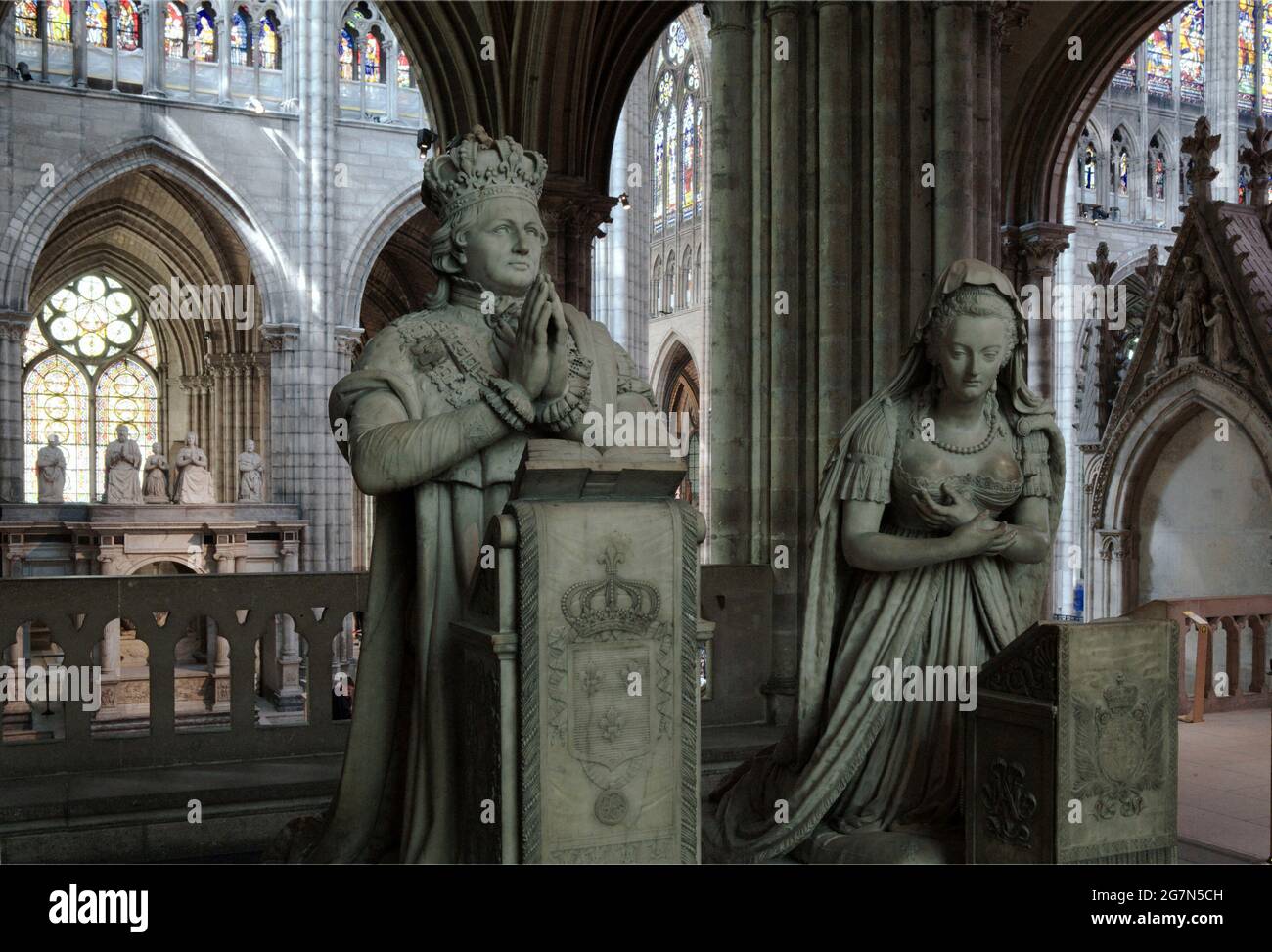 FRANKREICH, SANT-DENIS 93, DIE BASILIKA SAINT DENIS IST EINE GROSSE MITTELALTERLICHE ABTEIKIRCHE IN DER STADT SAINT-DENIS, HEUTE EIN NÖRDLICHER VORORT VON PARIS.IM JAHR 636 Stockfoto