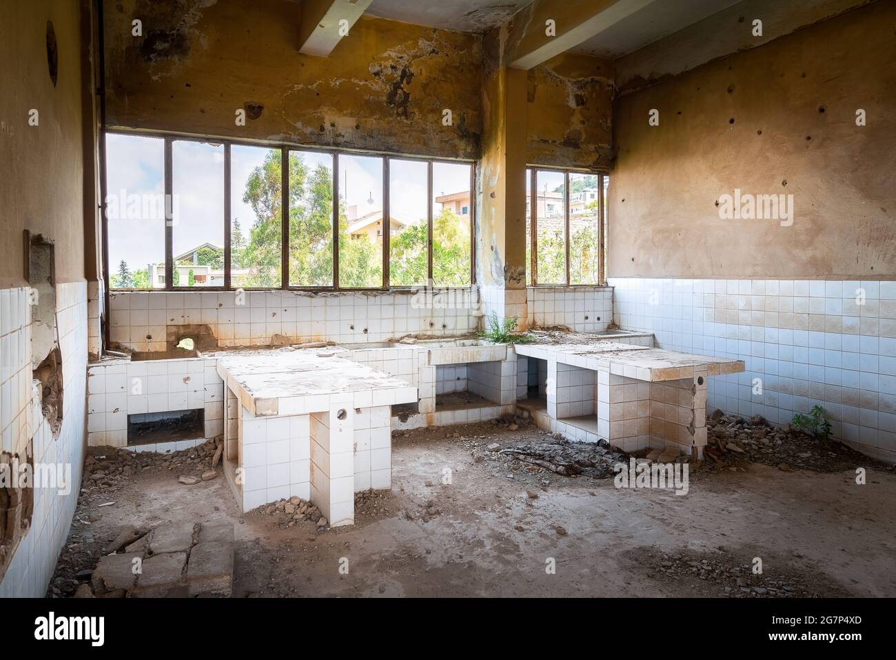 Verlassene Schule im Aley Distrikt Libanon Stockfoto