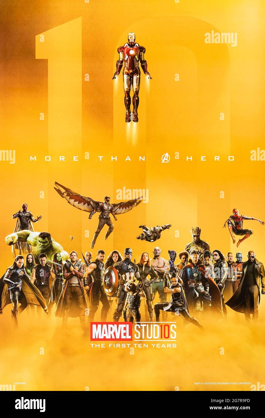 ‘More Than A Hero - Marvel Studios das erste zehn Jahre Poster 2018, das die ersten 10 Jahre des Marvel Cinematic Universe feiert und alle Superhelden zeigt, die in den 20 bisher veröffentlichten Spielfilmen erschienen sind. Stockfoto