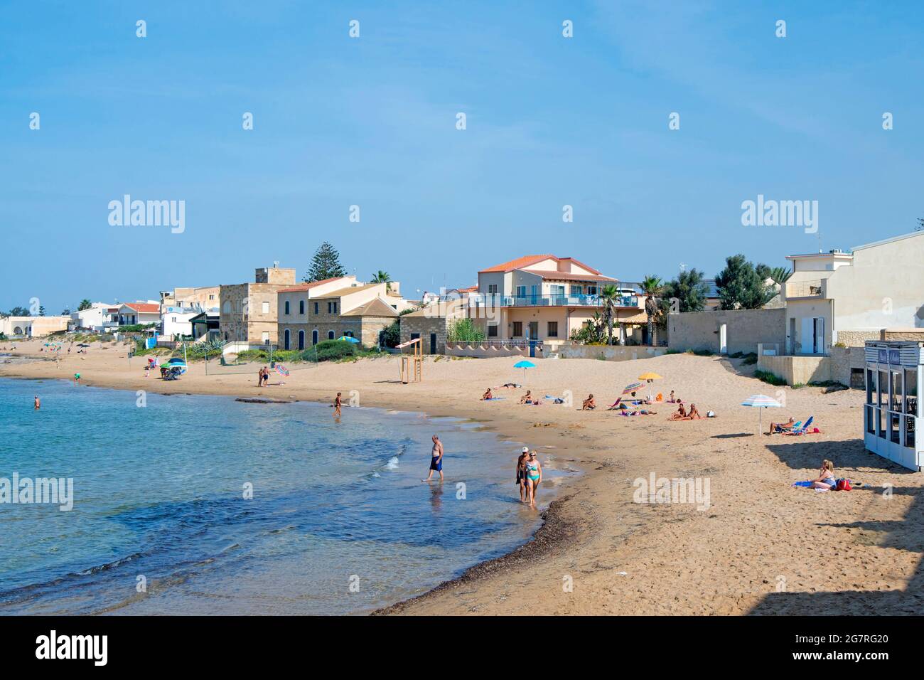 Montalbano Strand in Punta Secca, Sizilien. Stockfoto
