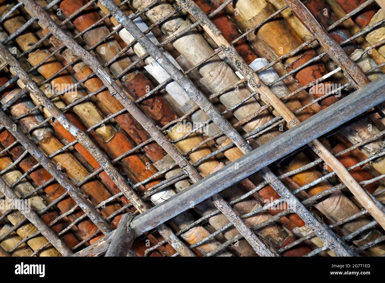 Rustikales Dach von unten gesehen (Detail), Diamantina, Brasilien Stockfoto