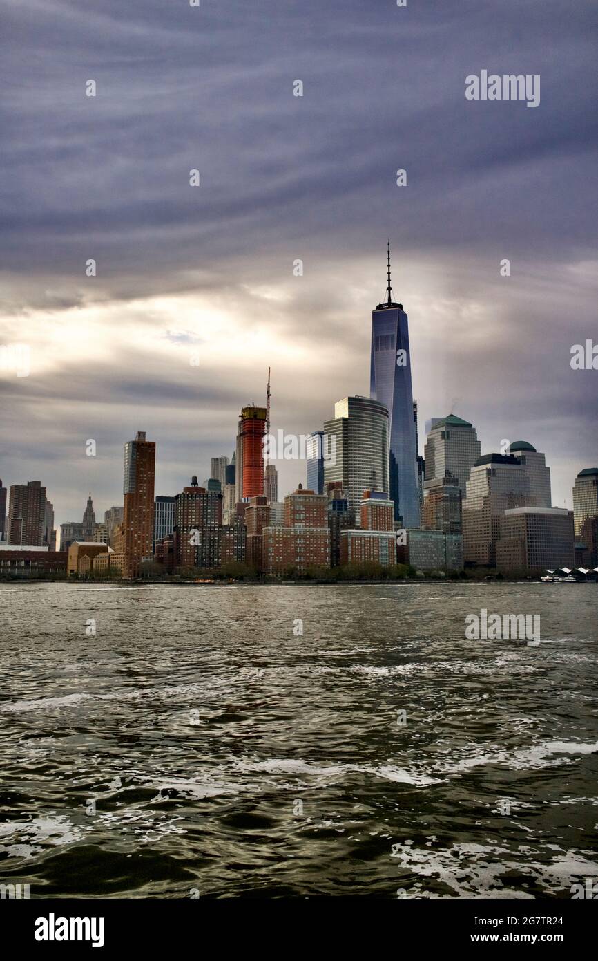 Das World Trade Center in Manhattan, NYC von der New York Waterway Fähre auf dem Hudson River. Stockfoto