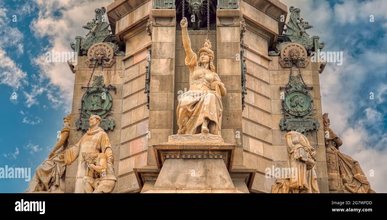 Das Kolumbus-Denkmal ist ein 60 m hohes Denkmal von Christoph Kolumbus am unteren Ende der Rambla. Stockfoto