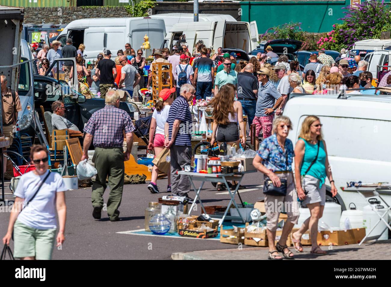 Bantry, West Cork, Irland. Juli 2021. Die Sonne schien heute auf Bantry in West Cork mit Temperaturen von 25 Grad, wobei das Wetter für das Wochenende noch heißer war. Quelle: AG News/Alamy Live News Stockfoto