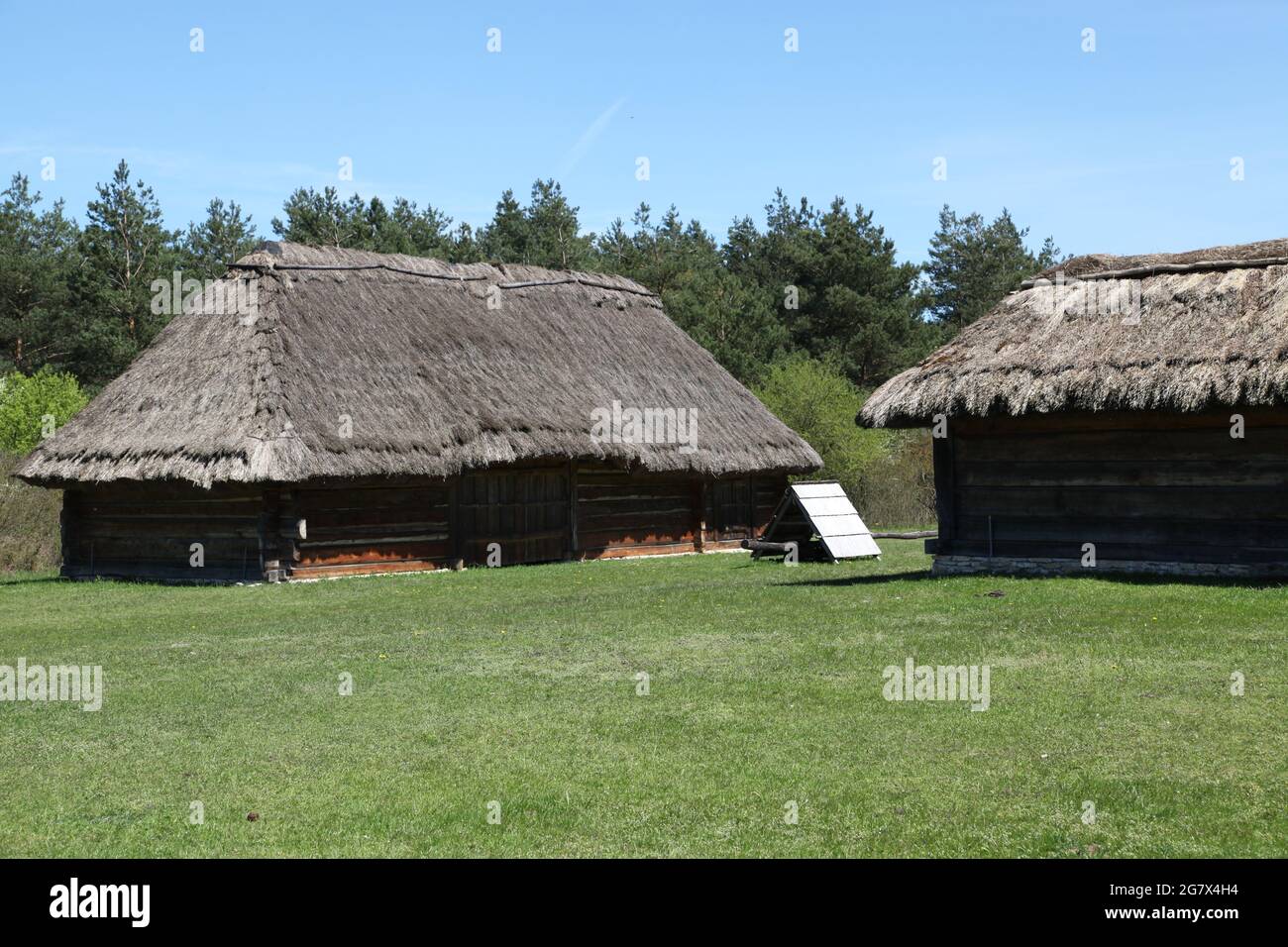 Alte Landscheune, Freilichtmuseum in Tokarnia, Tokarnia, swietokrzyskie, Polen, ländliche Architektur, Alte Architektur, Stockfoto
