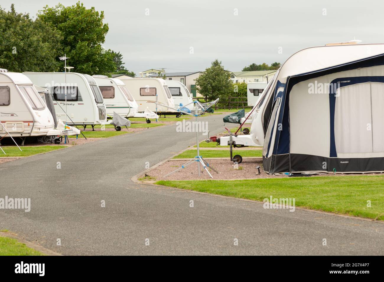 Feriencamping und Wohnwagen, UK 2021 Stockfoto