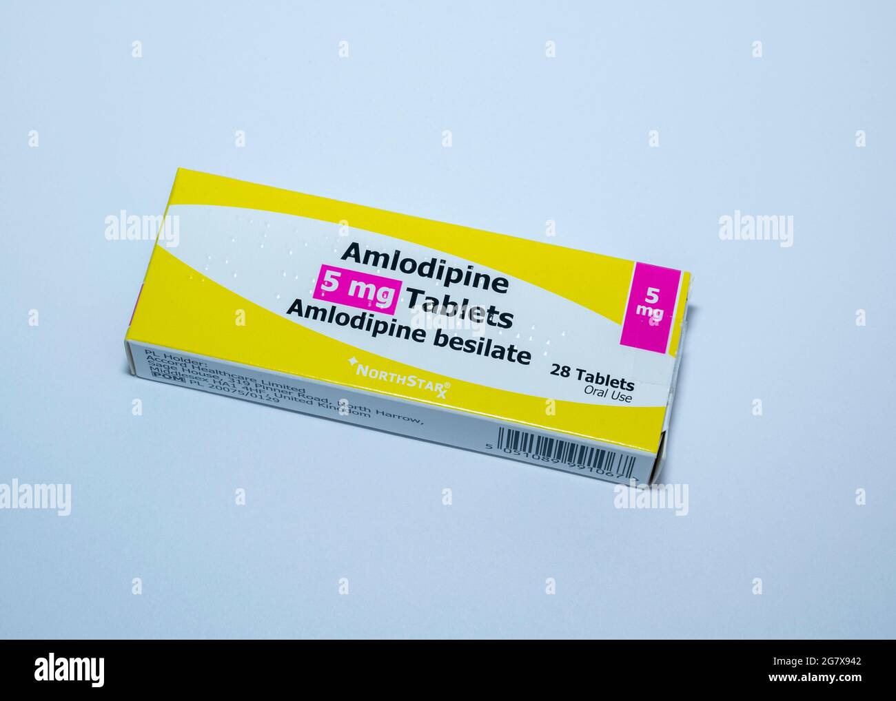 Bild einer Schachtel Amlodipinbesilat-5mg-Blutdruckmedikationstabletten Stockfoto