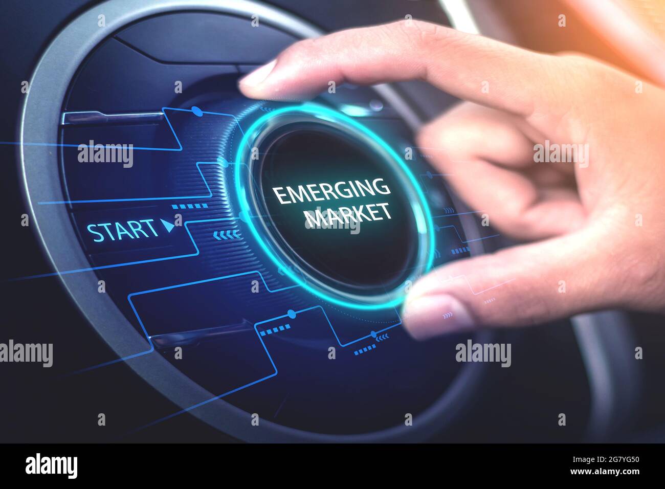 Emerging Market, Internet Technology Business Concept and Network EIN junger Geschäftsmann nutzt seine Hand, um einen Tonumschalter zu drehen, der als Emerging Markets bezeichnet wird. Stockfoto