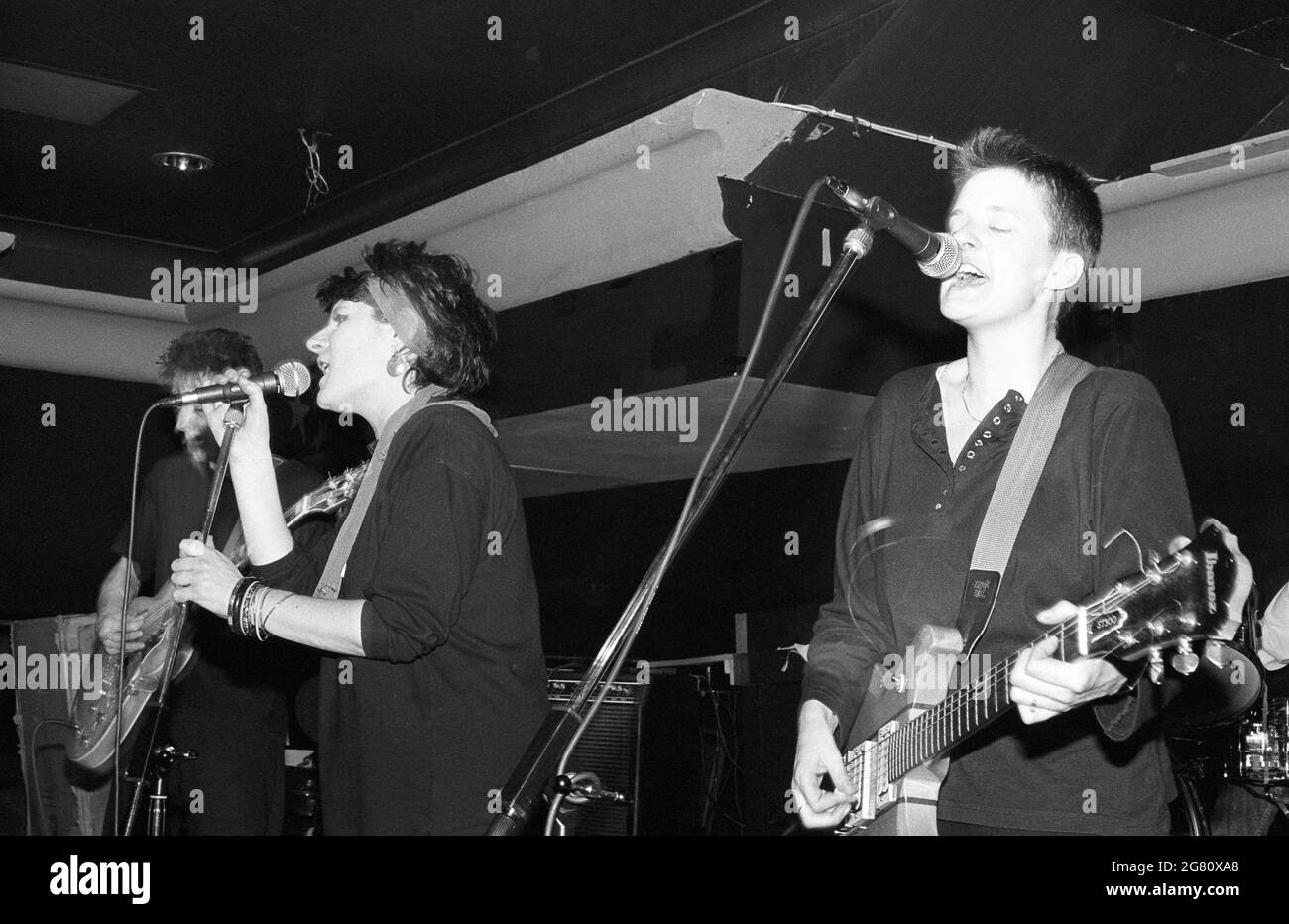 Paul Seacroft, Jacqui Callis und Paula Richards von den Renees im West Hampstead Moonlight Club, London, 24/10/90. Stockfoto