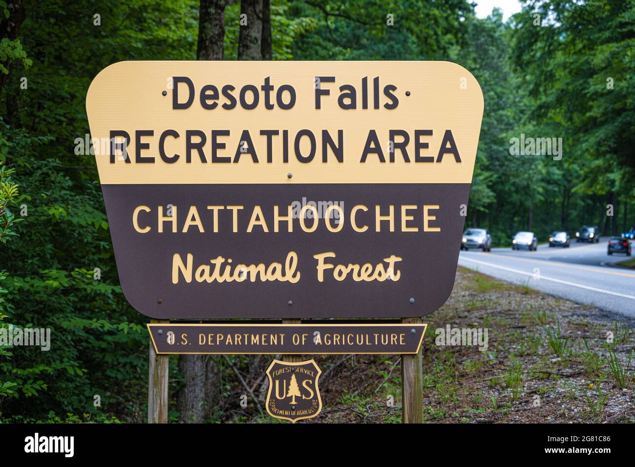 Eingang zum Erholungsgebiet Desoto Falls entlang des US Highway 129 im Chattahoochee National Forest in Nordgeorgien. (USA) Stockfoto