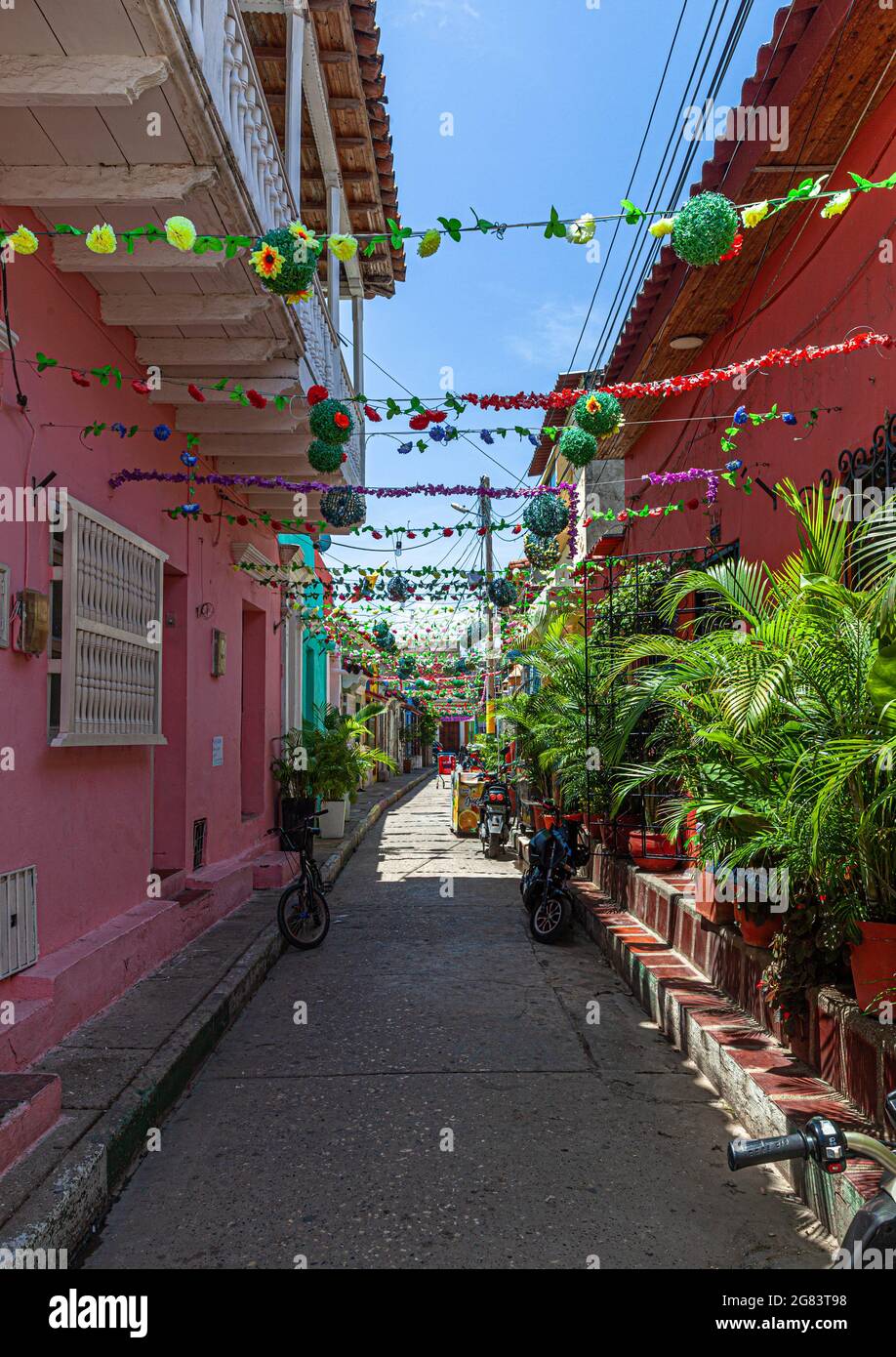Alte Straße im Barrio Getsemani, Cartagena de Indias, Kolumbien. Stockfoto