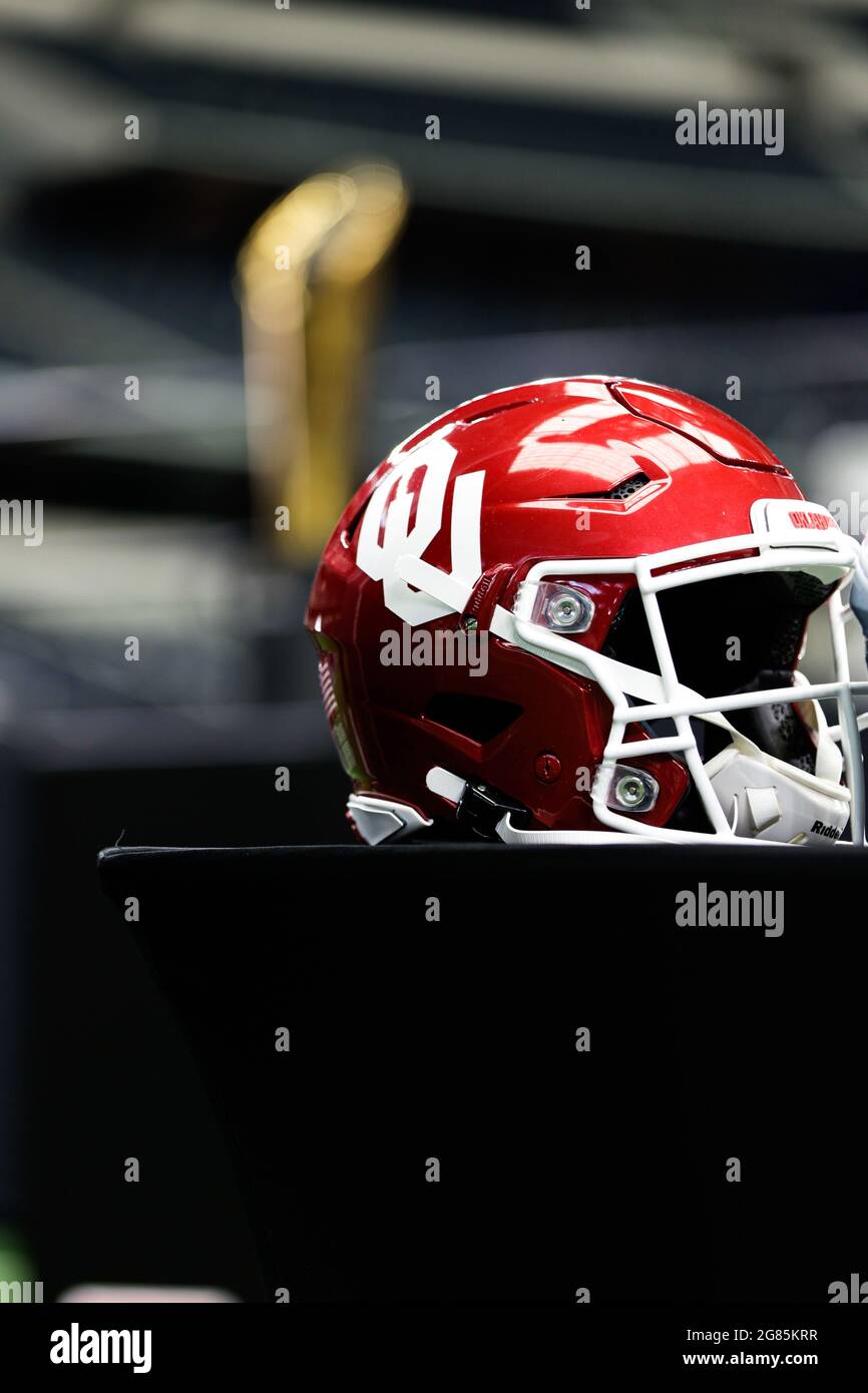 Oklahoma Sooners Helm auf dem Display während Big 12 Conference Media Day, Donnerstag, 15. Juli 2021, in Arlington, TX. (Mario Terrana/Image of Sport) Stockfoto