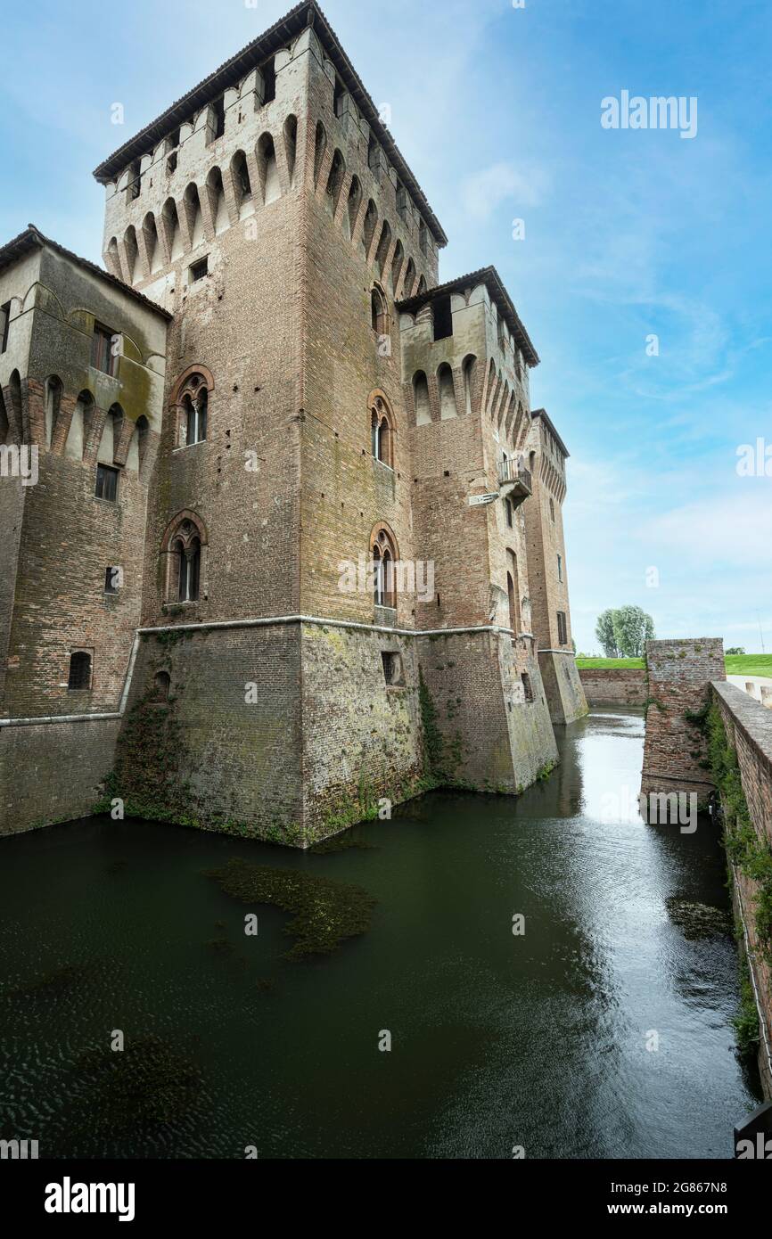 Mantua, Italien. 13. Juli 2021. Panoramablick auf das Schloss von San Giorgio im Stadtzentrum Stockfoto