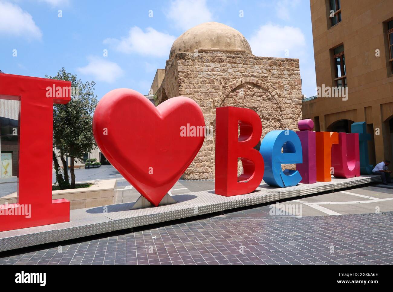 Beirut, Libanon. Juli 2021. Ein Blick auf die Souks von Beirut, Juli 17 2021. Nach dem Rücktritt des designierten libanesischen Ministerpräsidenten Saad Hariri am 15. Juli verschärft sich die tiefe libanesische Krise von Tag zu Tag, und die Währungsbewertung nimmt zu. Die Menschen haben die Nase voll und die Proteste werden sich in den kommenden Tagen fortsetzen.(Elisa Gestri/Sipa USA) Quelle: SIPA USA/Alamy Live News Stockfoto