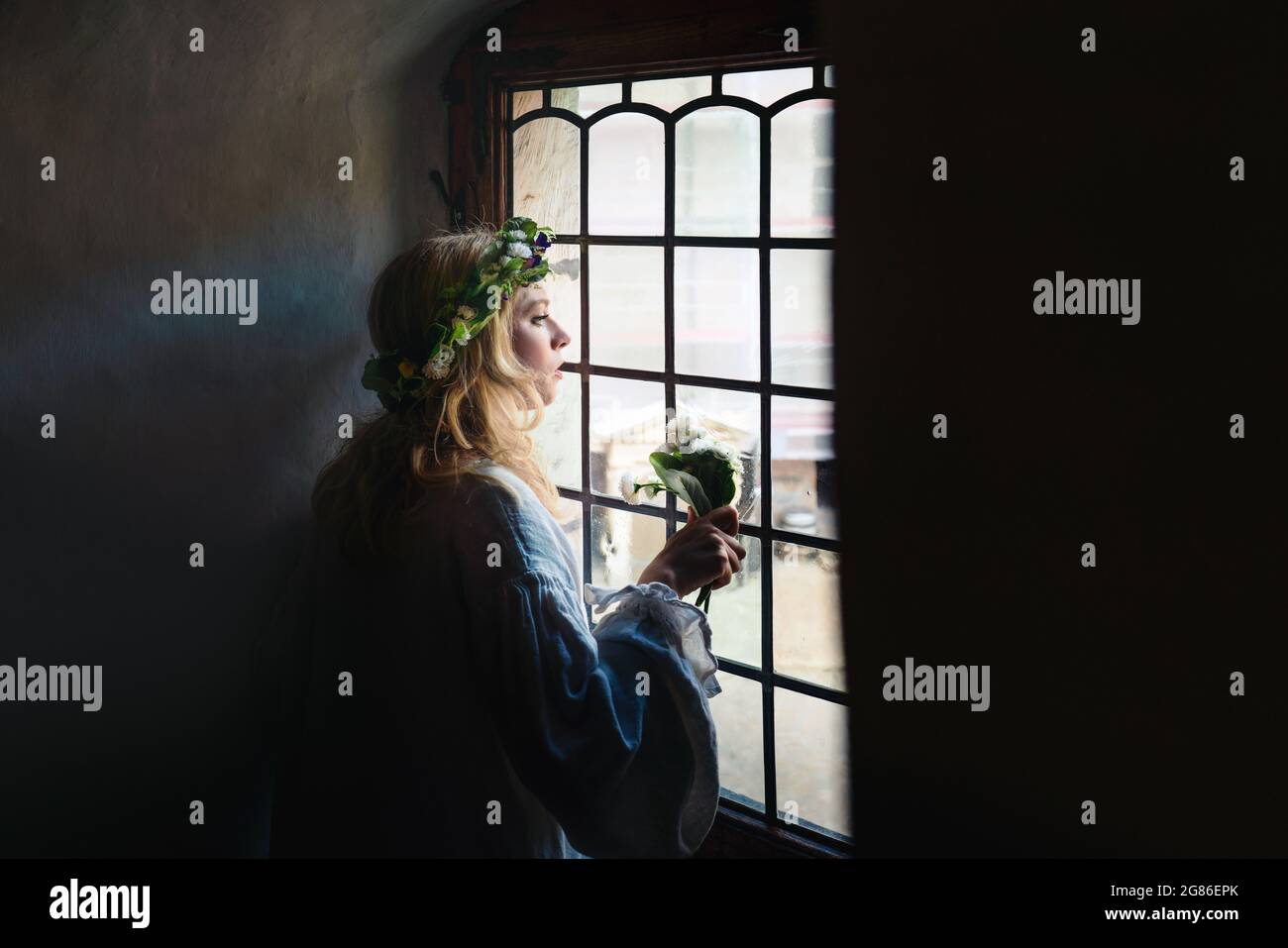 Hamlet Live-Performance auf Schloss Kronborg, wo das Shakespeare-Stück stattfindet - Schauspielerin spielt Ophelia - Helsingor, Dänemark Stockfoto