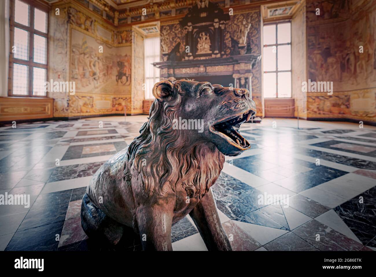 Löwenskulptur im Großen Saal im Schloss Frederiksborg Innenraum - Hillerod, Dänemark Stockfoto