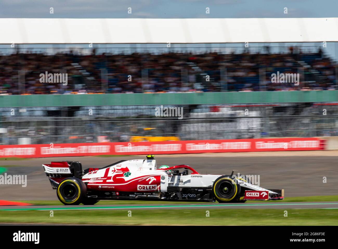 Silverstone Circuit, Silverstone, Northamptonshire, Großbritannien. Juli 2021. Formel 1 großer Preis von Großbritannien, Sprint-Rennen; Alfa Romeo Racing Orlen-Fahrer Antonio Giovinazzi in seinem Alfa Romeo C41 Ferrari 065/6 während der P2-Session Credit: Action Plus Sports/Alamy Live News Stockfoto