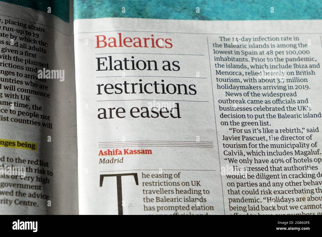 Schlagzeile der Zeitung „Balearen – Entlastung durch Lockerung der Beschränkungen“ Großbritannien Lockerung der kovidischen Pandemiebeschränkungen für Tourismusreisen 20. Juni 2021 England GB Stockfoto