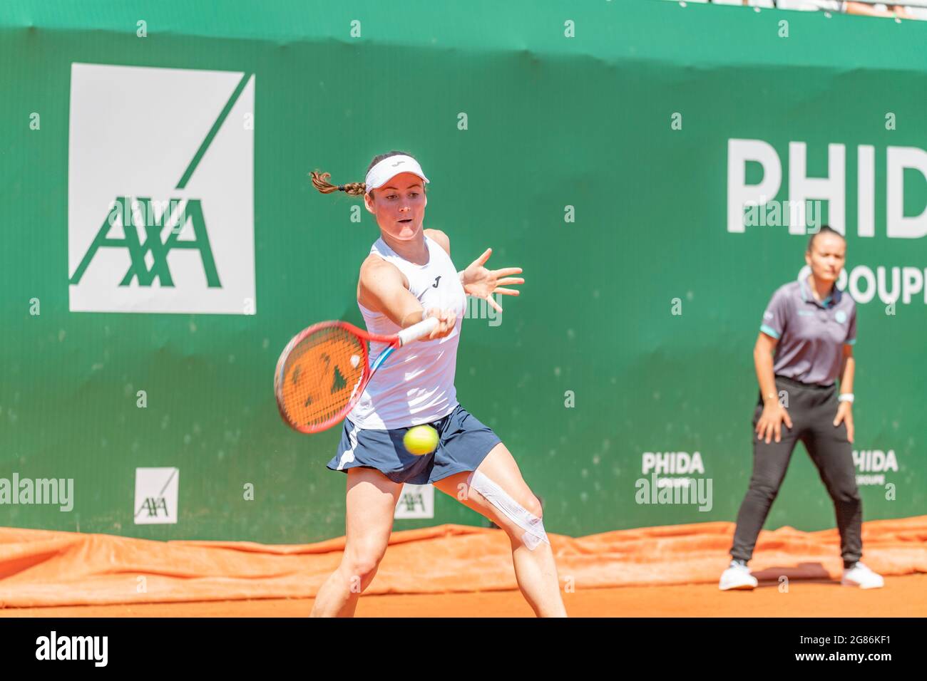 Lausanne, Schweiz. Juli 2021. Tamara Zidanšek aus Slowenien ist während des Halbfinales des Tennisturniers Lausanne 2021 WTA 250 im Einsatz (Foto: Eric Dubost/Pacific Press) Quelle: Pacific Press Media Production Corp./Alamy Live News Stockfoto