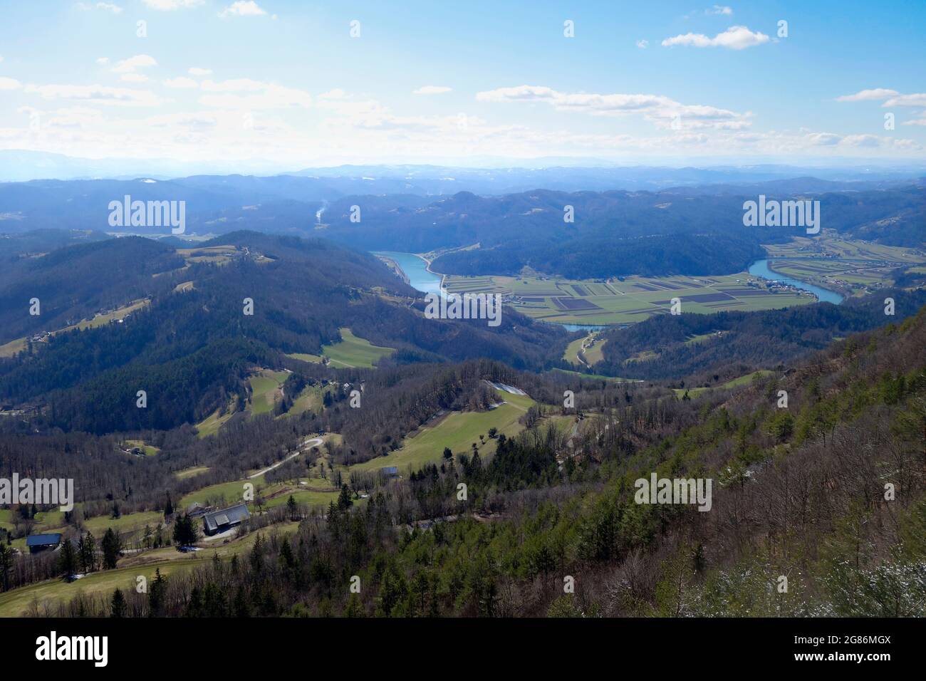 Sava Fluss und Tal, Blick vom Lisca Berg. Slovenija Stockfoto
