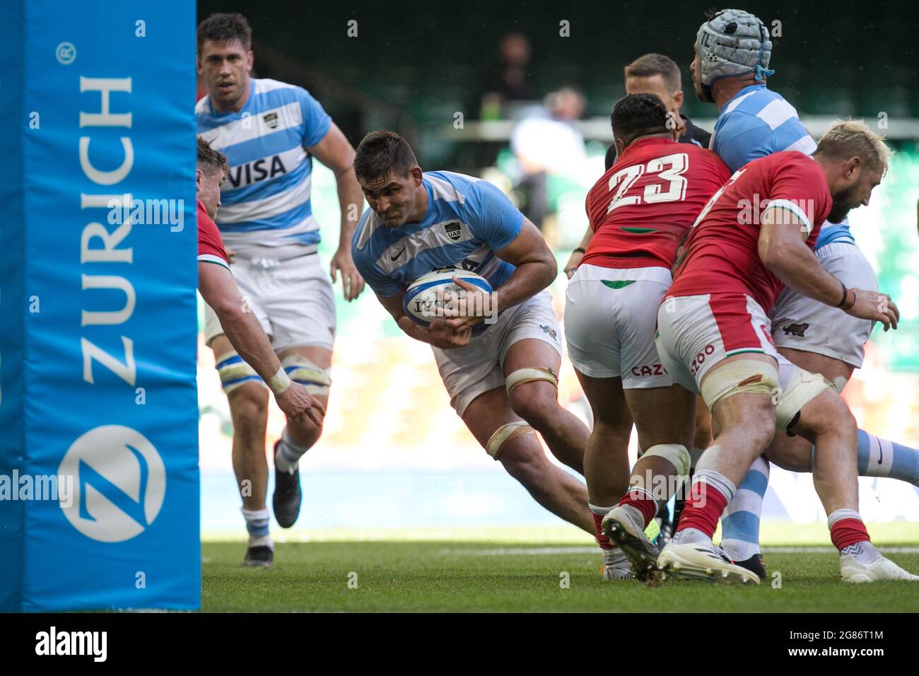 Cardiff, Großbritannien. Juli 2021. Cardiff, Großbritannien. 17. Juli: Pablo Miera (Argentinien) kontrolliert den Ball während des 2021 Sommer-Internationals-Spiels zwischen Wales und Argentinien im Fürstentum Stadium. Quelle: Federico Guerra Morán/Alamy Live News Stockfoto