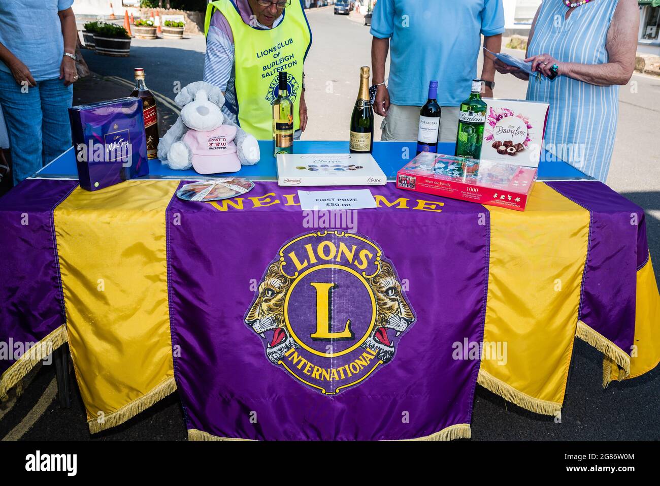 Budleigh Lions Geld für die Weihnachtsdekoration sammeln. Stockfoto
