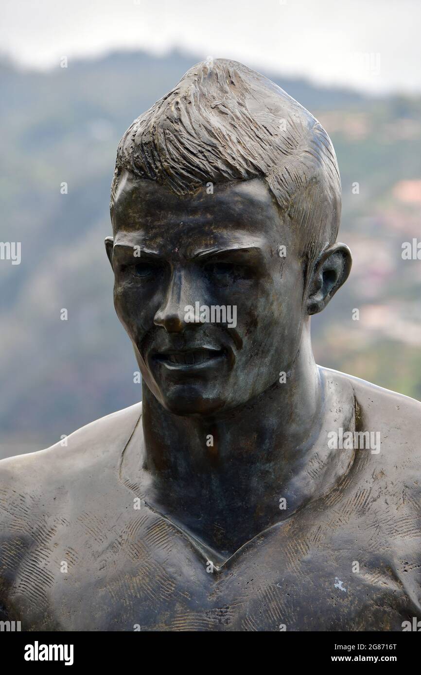 statue-des-fu-ballspielers-cristiano-ronaldo-estatua-de-cristiano