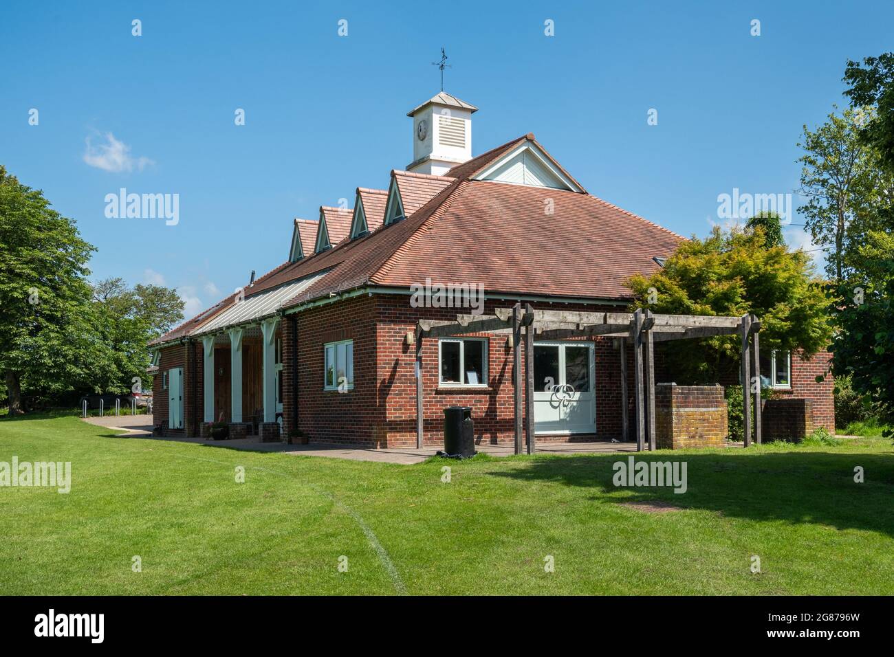 Cricket Pavilion, Ropley Sports Pavilion im Hampshire Dorf Ropley, England, Großbritannien Stockfoto