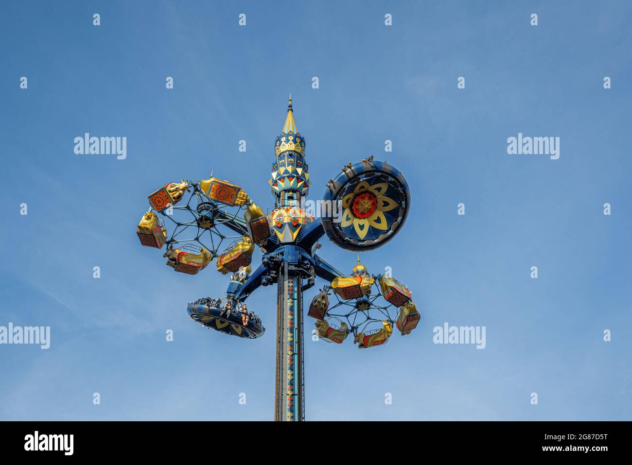 Fatamorgana Fahrt im Vergnügungspark Tivoli Gardens - Kopenhagen, Dänemark Stockfoto
