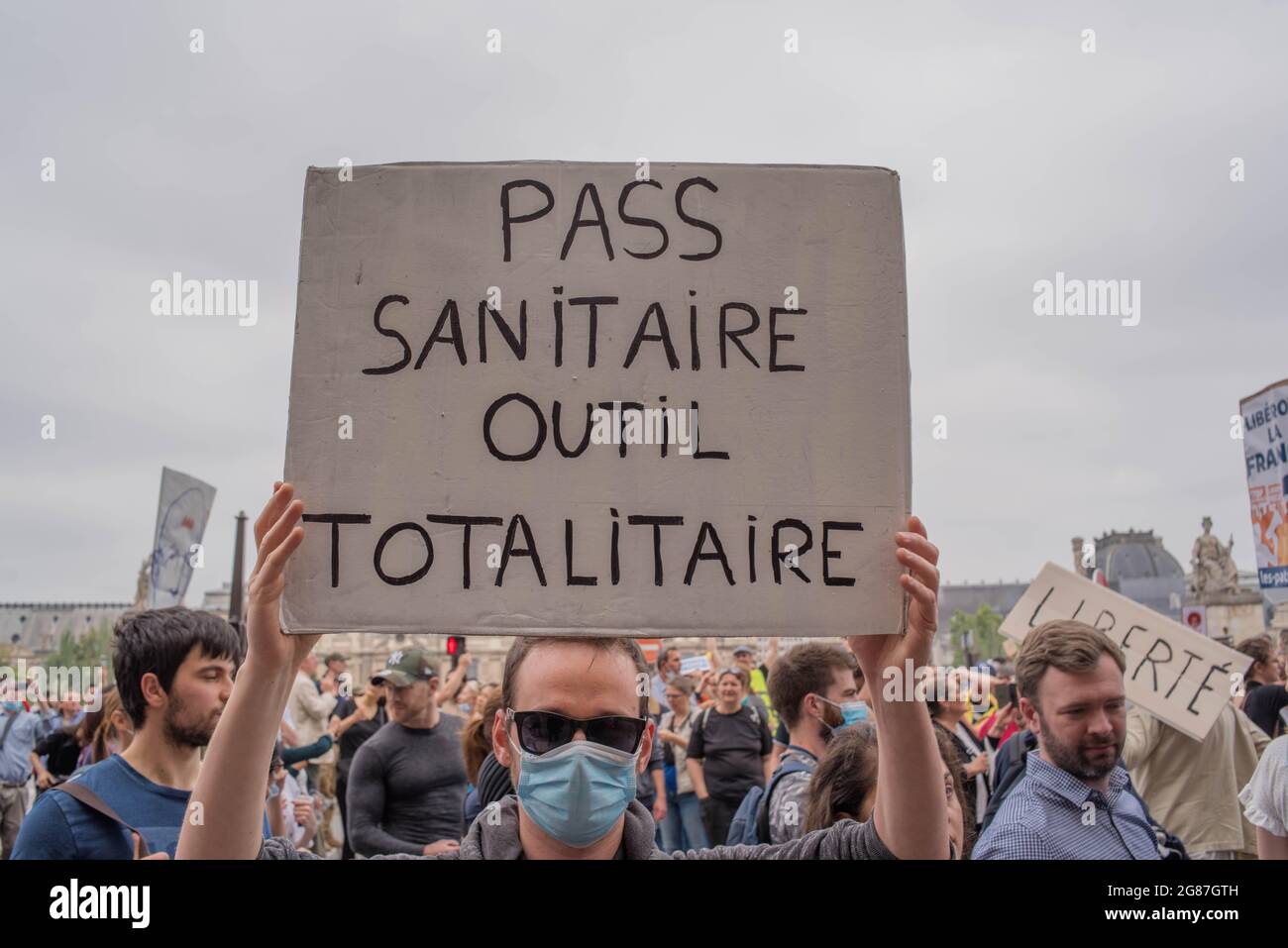 Manifestation A Paris Contre Le Pass Sanitaire Stockfotografie Alamy