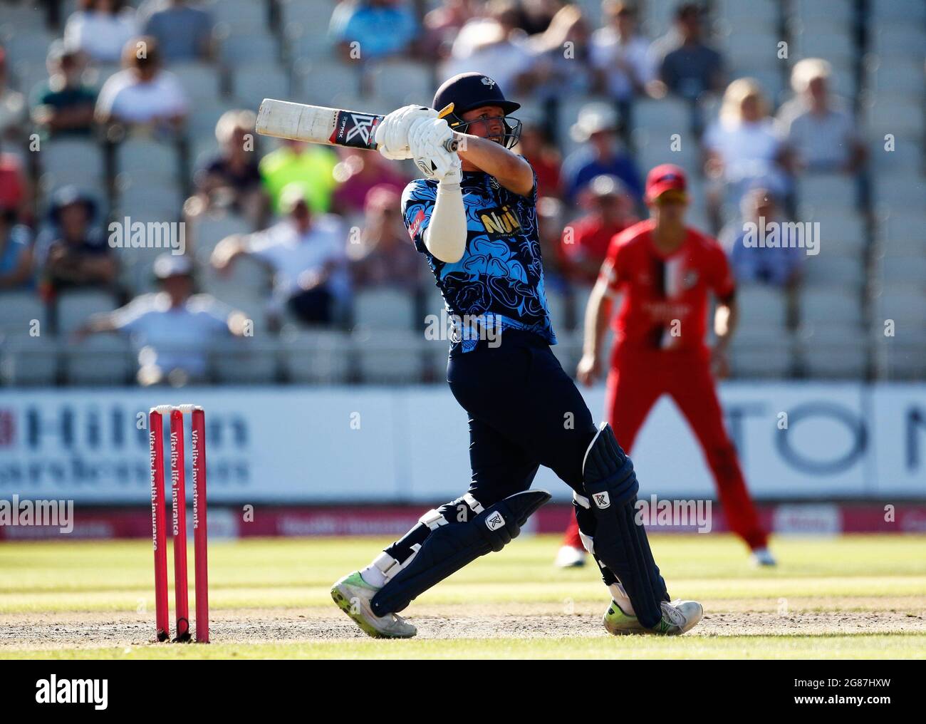 17. Juli 2021; Emirates Old Trafford, Manchester, Lancashire, England; T20 Vitality Blast Cricket, Lancashire Lightning gegen Yorkshire Vikings; Gary Ballance von Yorkshire Vikings Stockfoto