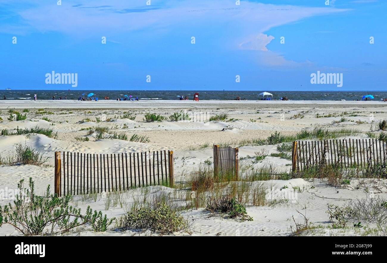 Dramatische Himmel über Strand Stockfoto