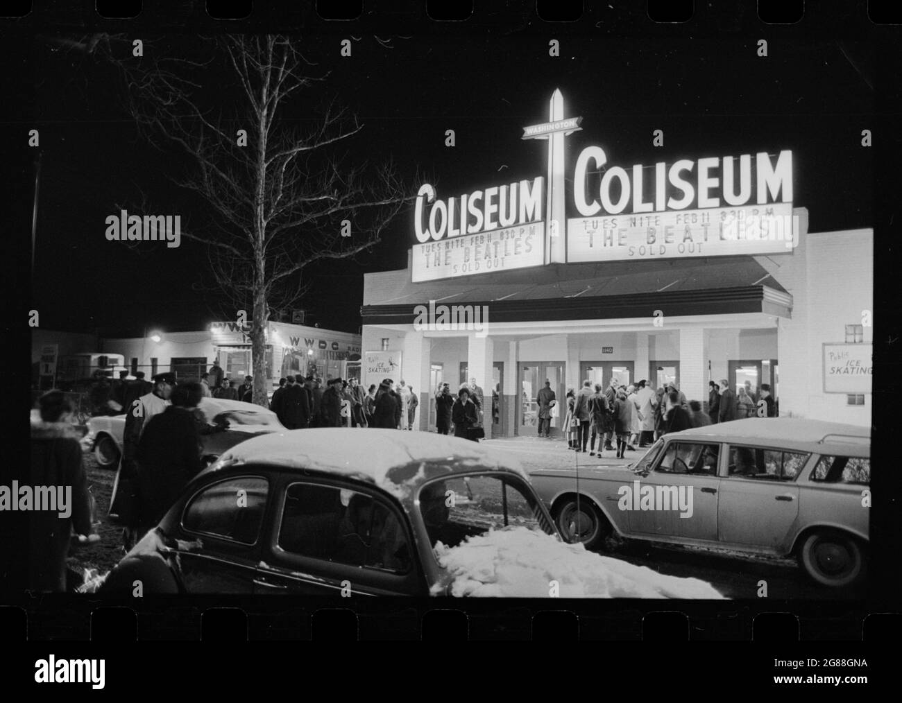 The Beatles – British Rock and Roll-Gruppe. Foto vom Eingang des Washington Coliseum. Februar 1964. Stockfoto
