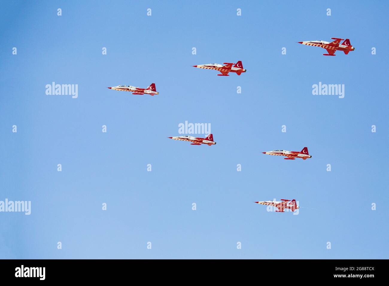 Konya, Türkei- 07 01 2021: Demonstrationen von Kampfflugzeugen während der Übung mit internationaler Beteiligung in der Türkei mit dem Namen Anatolischer Adler tr Stockfoto