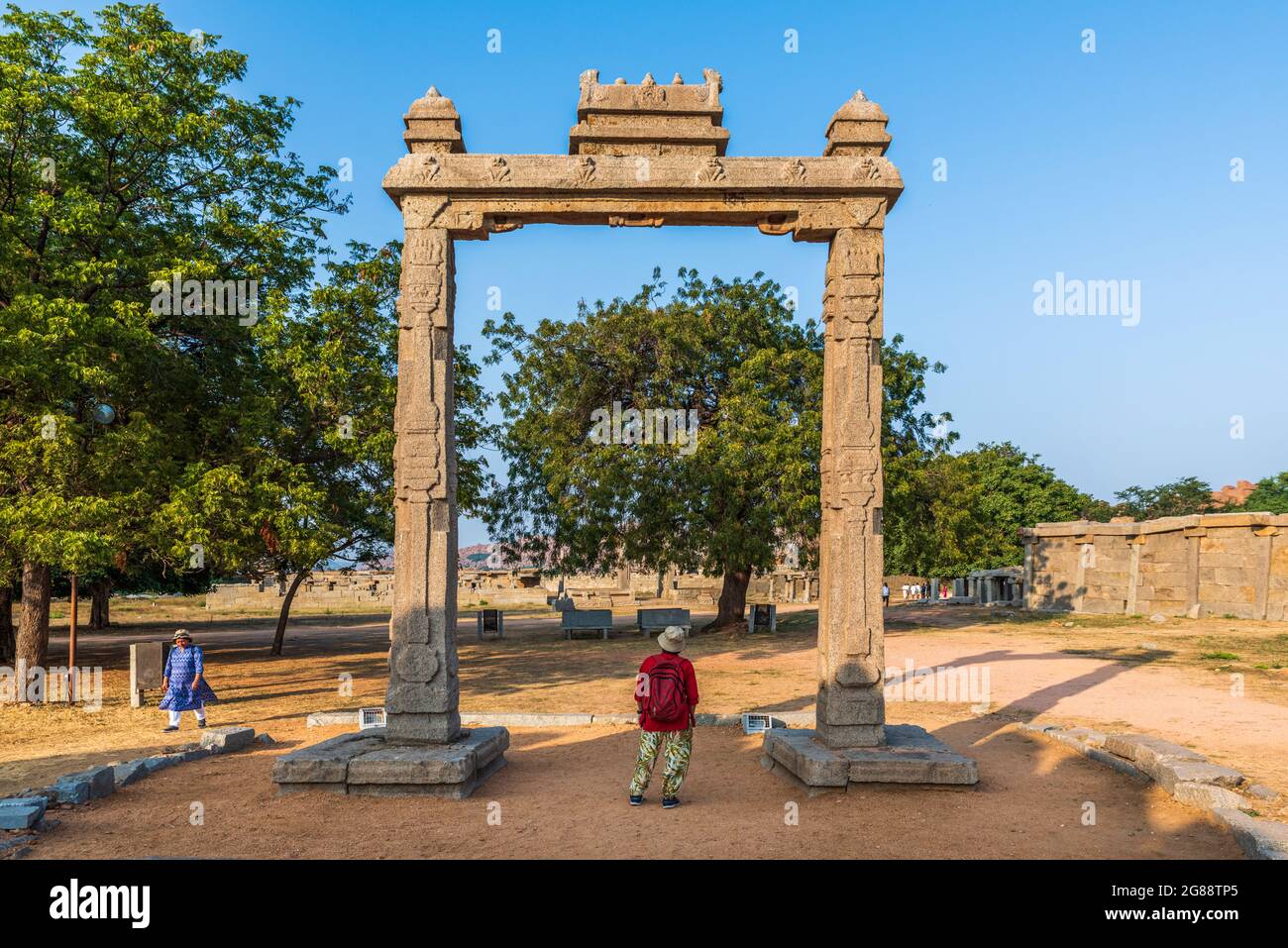 Hampi, Karnataka, Indien - 15. Januar 2020 : Ruinen von Hampi, der berühmten Waage des Königs, wo der König früher Gold gemessen hat, das seinem eigenen Gewicht entspricht Stockfoto