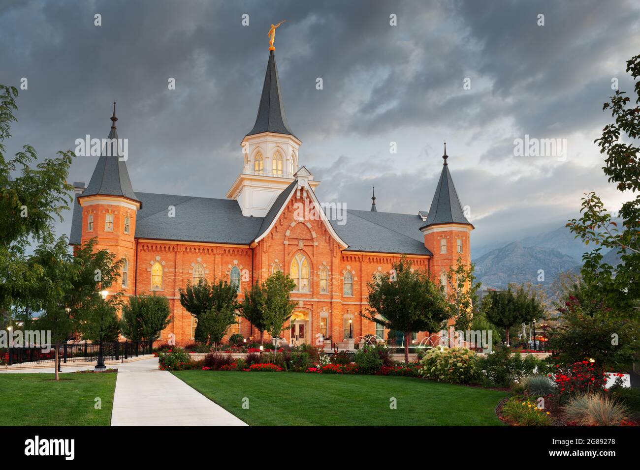 Provo, Utah, USA auf Provo Stadtzentrum Tempel in der Dämmerung. Stockfoto