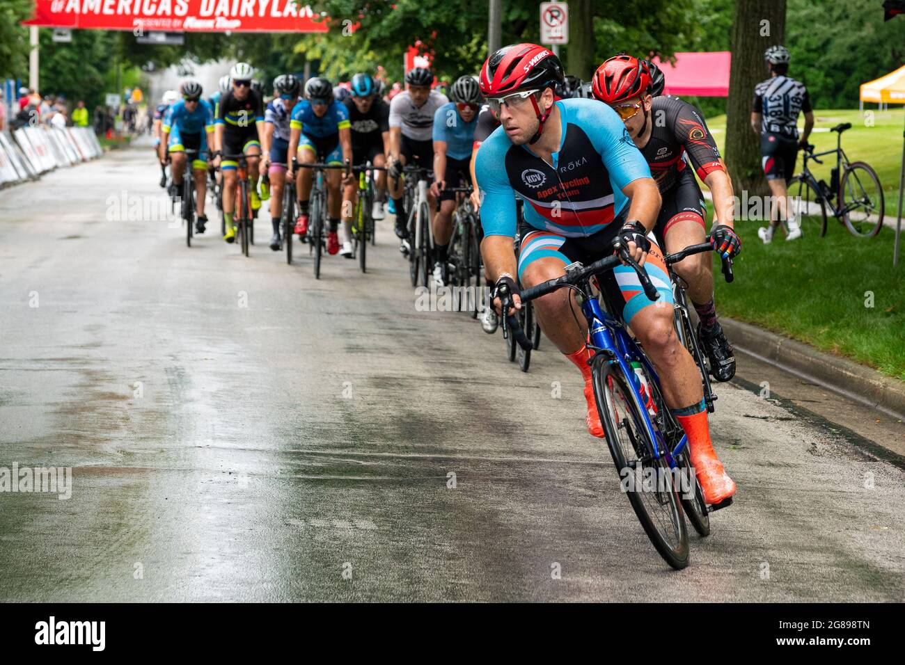 Wauwatosa, WI/USA - 26. Juni 2021: Chris Anderson führt während der Washington Highlands Kategorie drei Männer-Kriterien in der Tour of America's Dairyland an Stockfoto