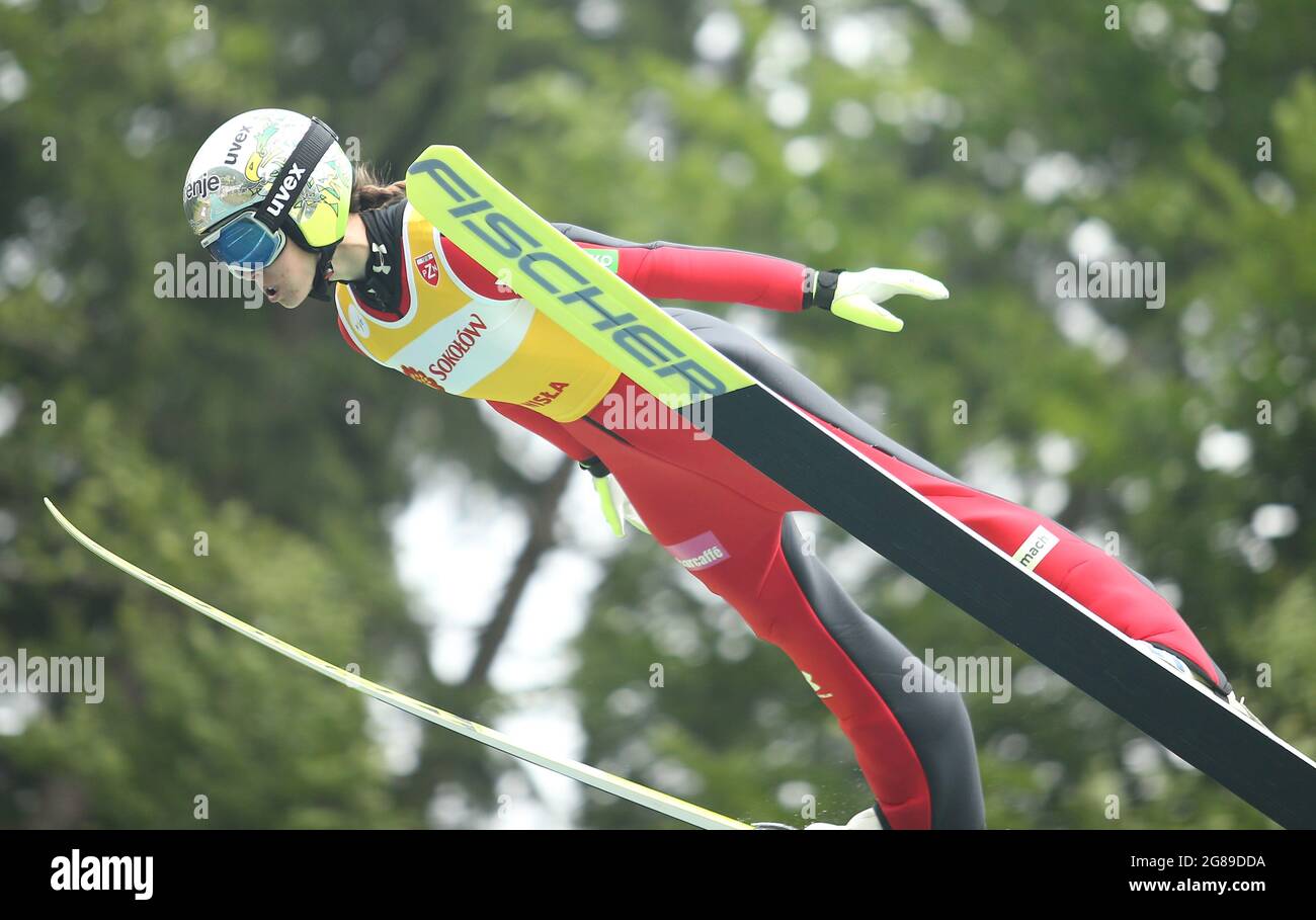 Wisla, Polen. 18. Juli 2021. Während des Einzel-Damen-Wettbewerbs des FIS Skisprung Sommer Grand Prix in Wisla. Kredit: SOPA Images Limited/Alamy Live Nachrichten Stockfoto