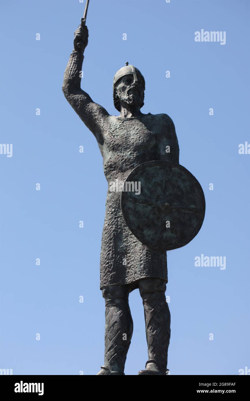 Public Arts Britain - Bronzestatue des 'Byrhtnoth' Earl of Essex von Künstler John Doubleday am Blackwater River in Maldon Essex, Großbritannien Stockfoto