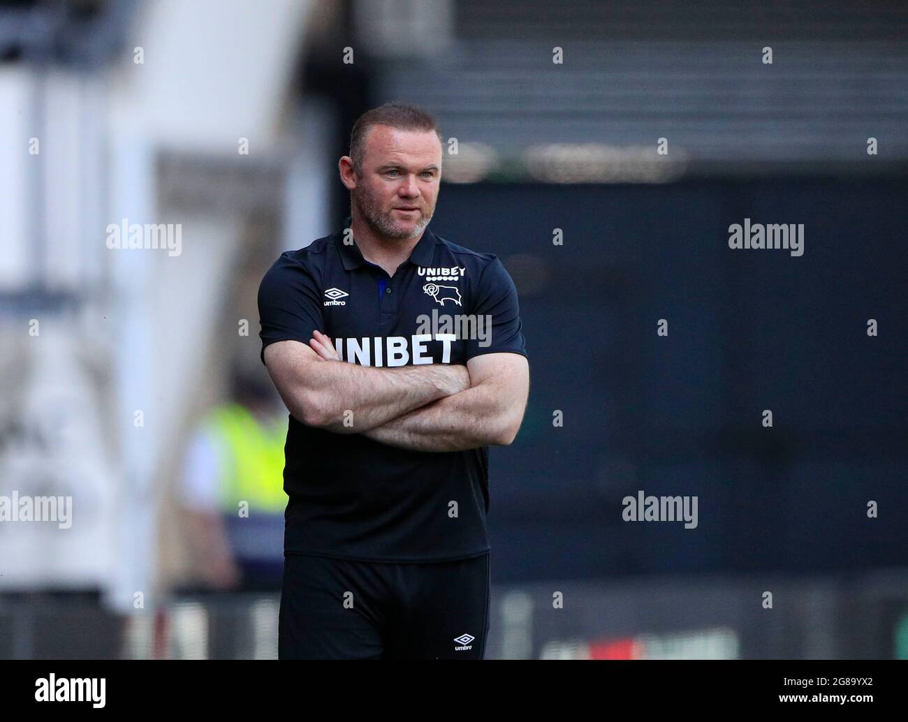 Wayne Rooney, der Manager von Derby County, am Rande des Rennens Das Spiel Stockfoto