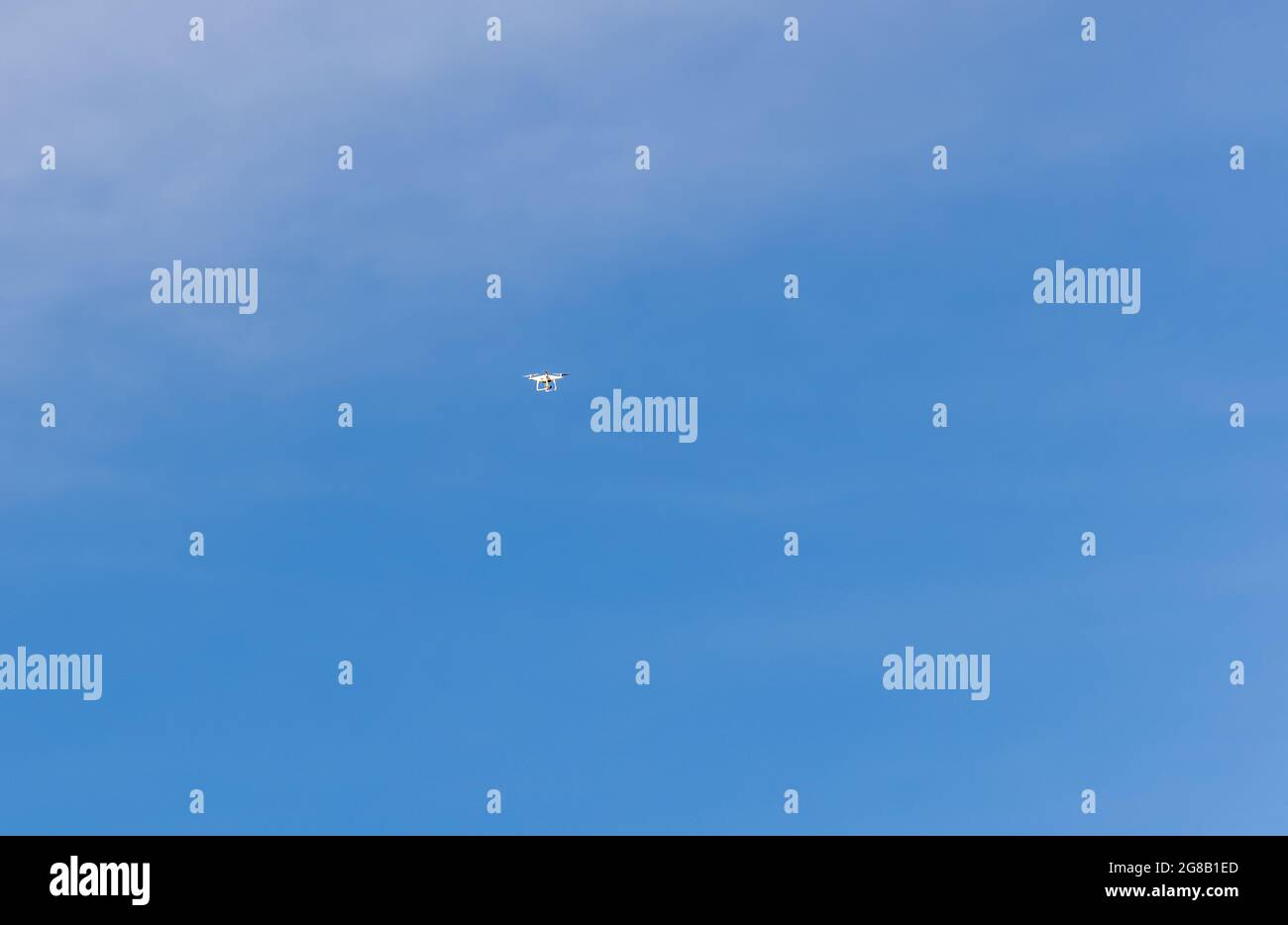 DJI Phantam Drohne fliegt in Montauk Stockfoto