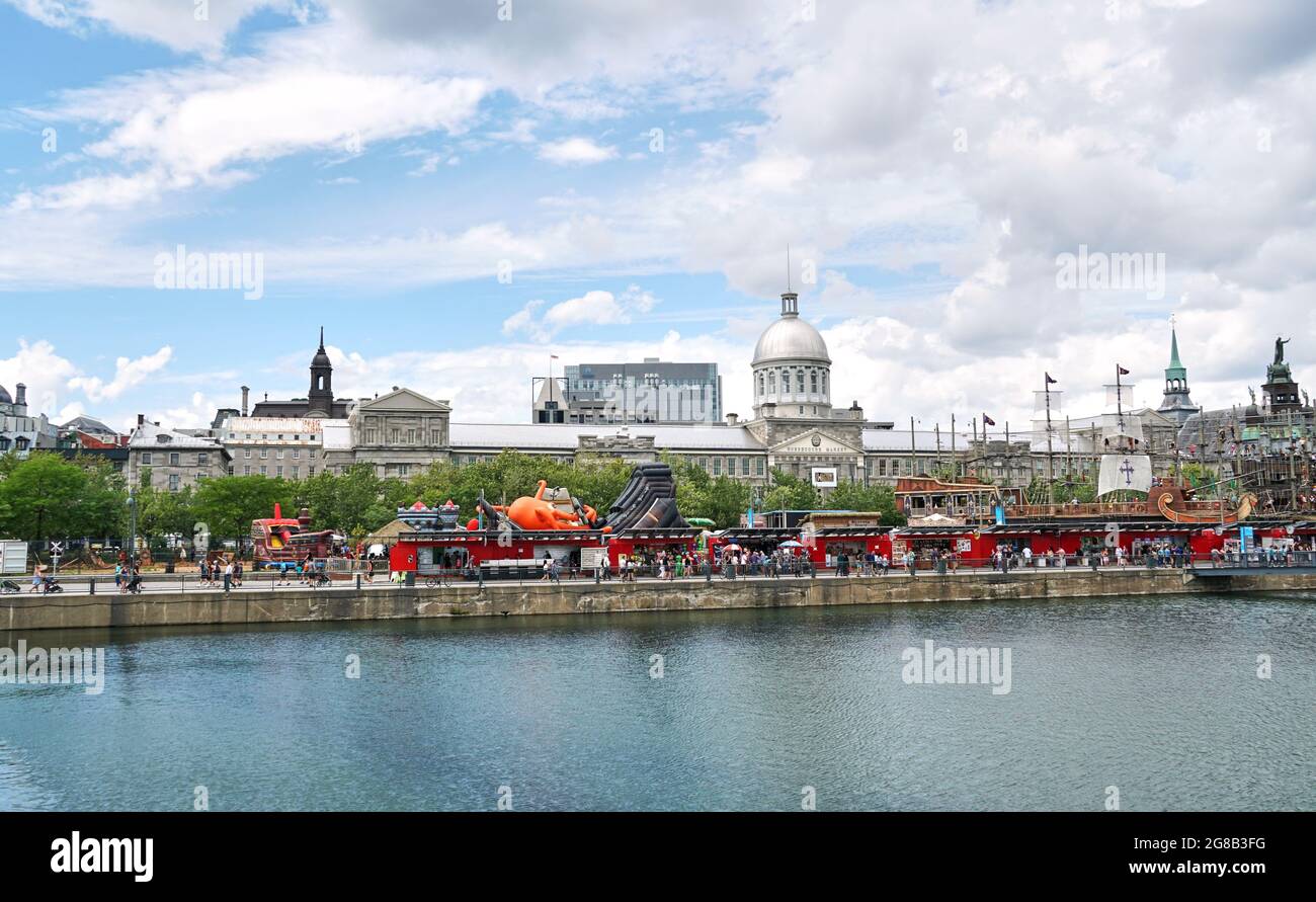 Kanada, Montreal - 11. Juli 2021: Blick auf den alten Hafen von Montreal. Old Port ist ein historischer Ort, der sich zwischen Old Montreal und St. Lawrenc befindet Stockfoto