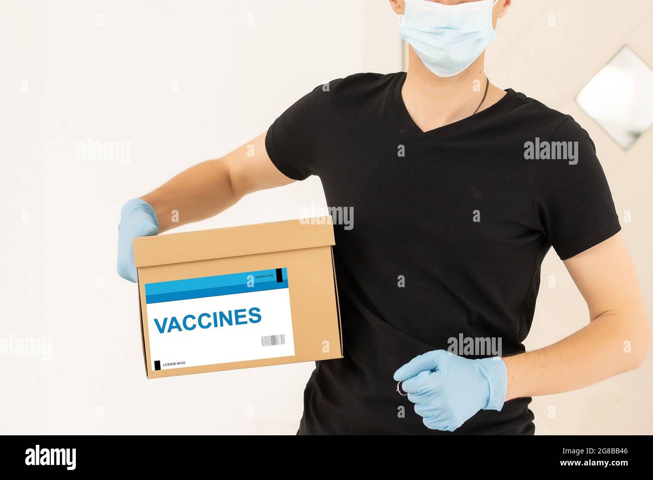 Nahaufnahme von Kartons mit Coronavirus-Impfstoff, Kopierraum, Weltpandemie, covid-19, Quarantäne, Stockfoto