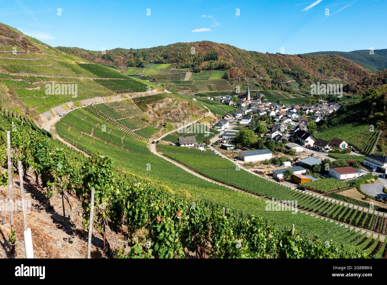Dorf Mayschoß vom Rotweinwanderweg aus gesehen. Kreis Ahrweiler ...