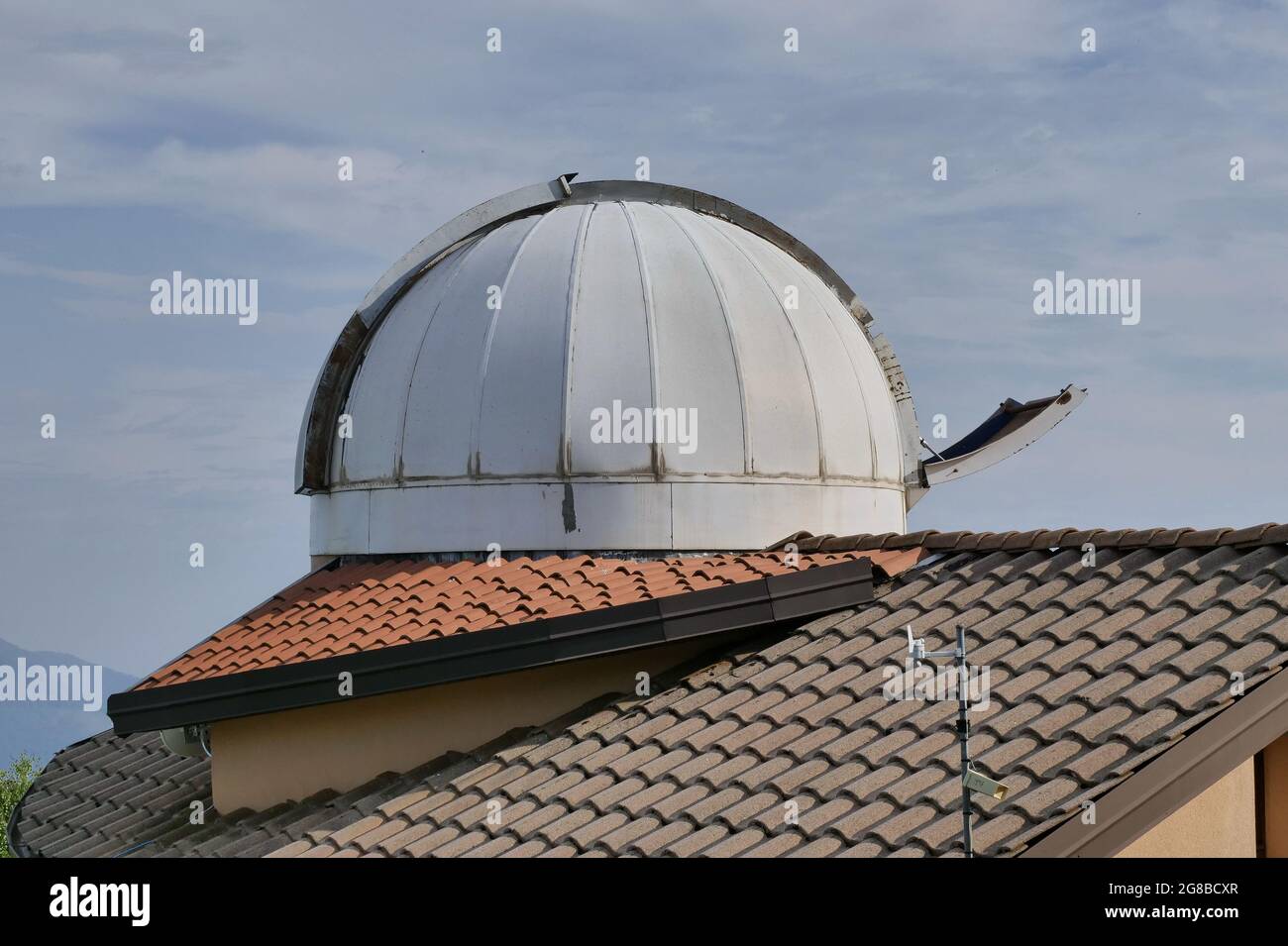Orobic Prealps Observatory in Ganda kleine Stadt in der Nähe von Bergamo Stockfoto